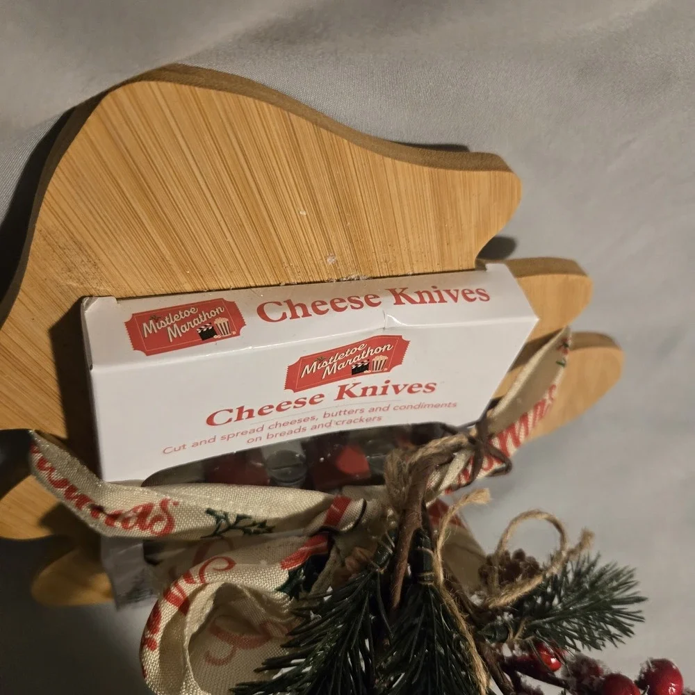 Mistletoe Marathon Charcuter-Tree Bamboo Board Cheese Knives Christmas Set